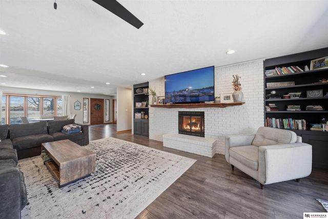 13400 Sunshine Circle, Bennet, NE 68317