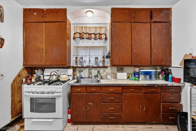 501 E 32Nd St, Paterson City, NJ 07504