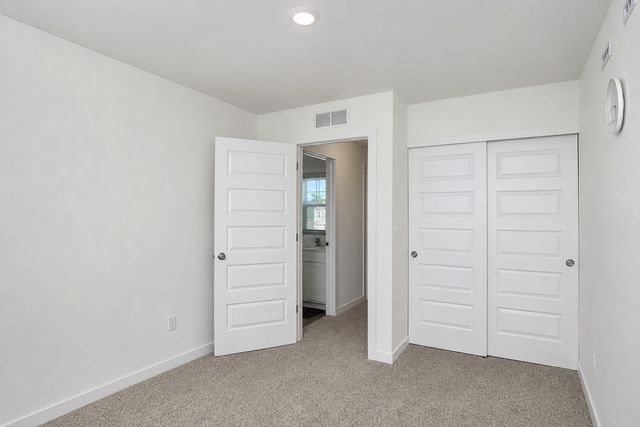 101 Fieldcrest Avenue, Hampshire, IL 60140