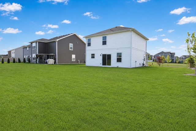 101 Fieldcrest Avenue, Hampshire, IL 60140
