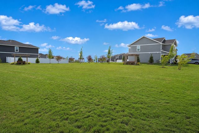 101 Fieldcrest Avenue, Hampshire, IL 60140