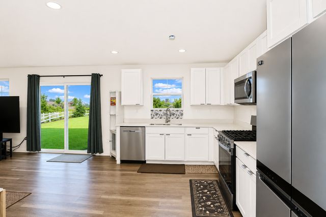 101 Fieldcrest Avenue, Hampshire, IL 60140