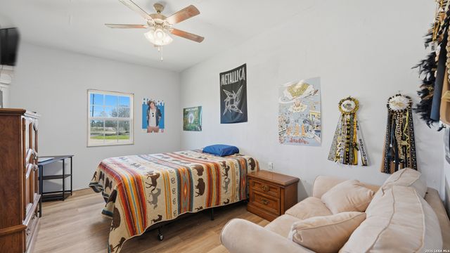 8204 New Sulphur Springs Rd, San Antonio, TX 78263