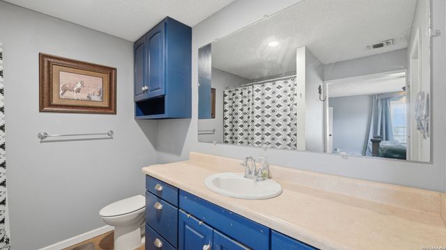 8204 New Sulphur Springs Rd, San Antonio, TX 78263