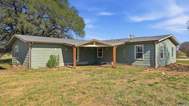 8204 New Sulphur Springs Rd, San Antonio, TX 78263