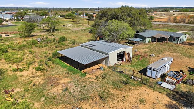 8204 New Sulphur Springs Rd, San Antonio, TX 78263