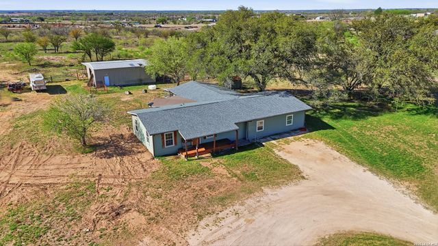 8204 New Sulphur Springs Rd, San Antonio, TX 78263