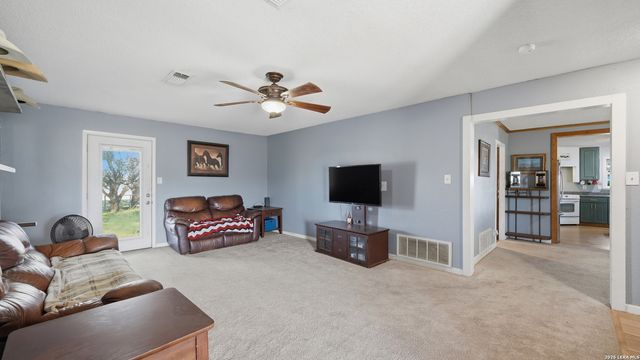 8204 New Sulphur Springs Rd, San Antonio, TX 78263