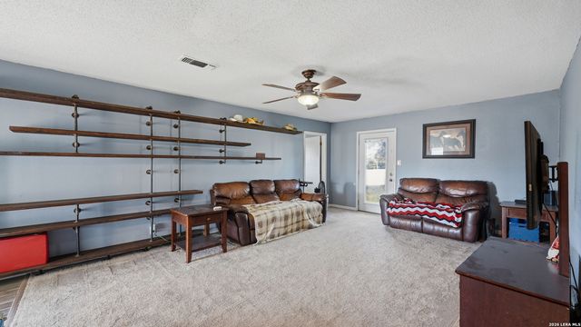 8204 New Sulphur Springs Rd, San Antonio, TX 78263