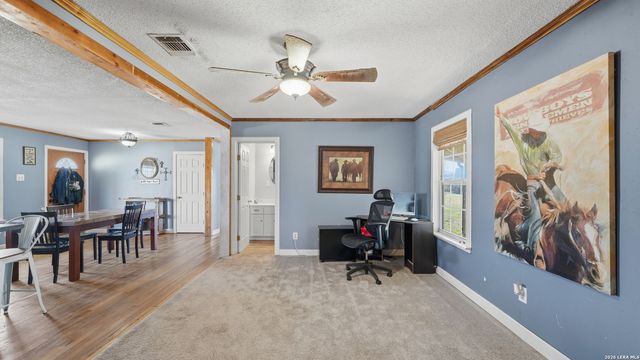 8204 New Sulphur Springs Rd, San Antonio, TX 78263