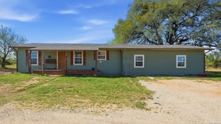 8204 New Sulphur Springs Rd, San Antonio, TX 78263