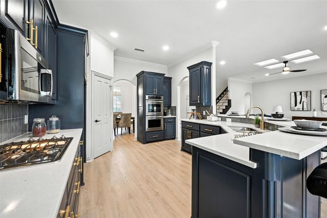 901 Bluebird Court, Burleson, TX 76028