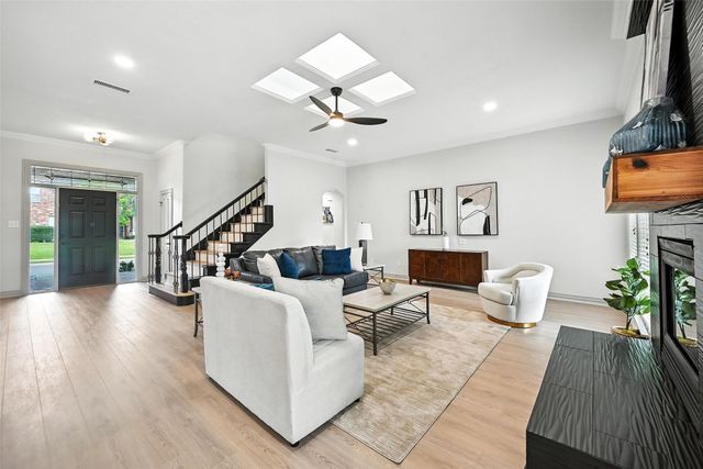 901 Bluebird Court, Burleson, TX 76028