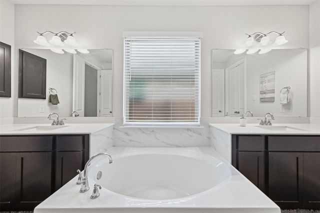 1005 Rollingwood TRL, Georgetown, TX 78633