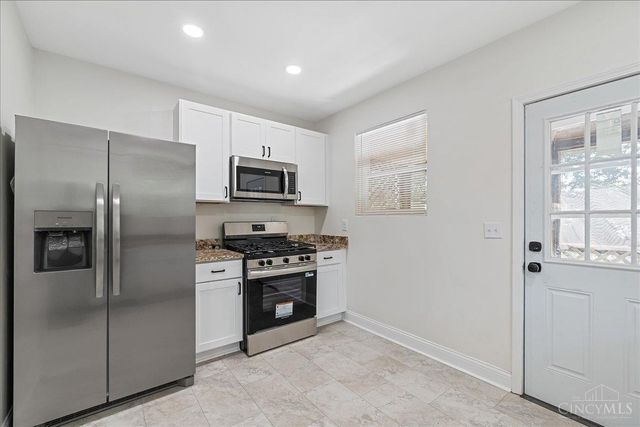 2428 Homestead Place, Cincinnati, OH 45211
