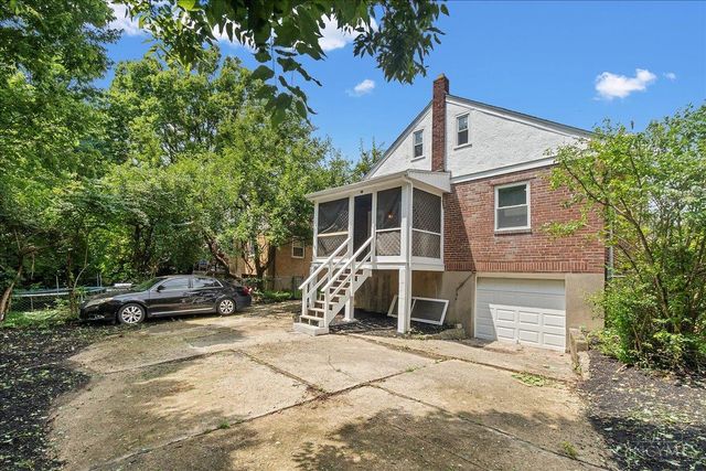 2428 Homestead Place, Cincinnati, OH 45211