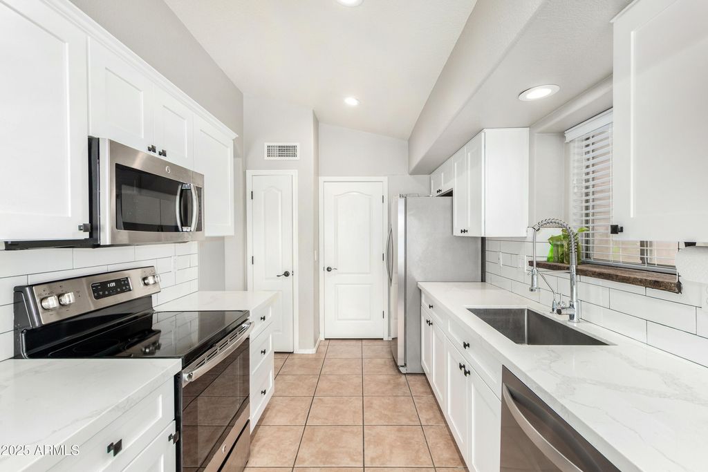 property-img