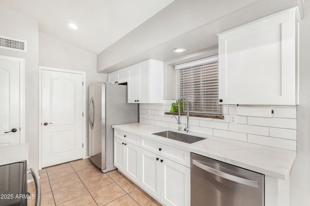 property-img