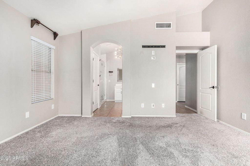property-img