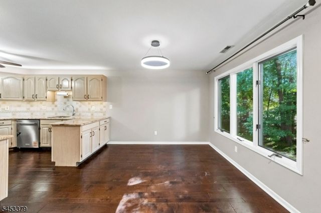 2 Parkside Ter 2A, Woodland Park, NJ 07424