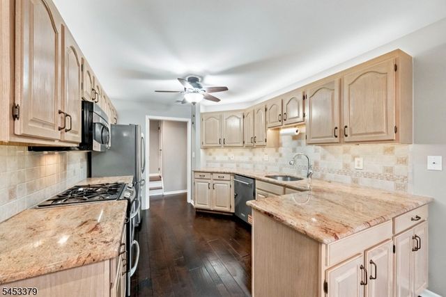 2 Parkside Ter 2A, Woodland Park, NJ 07424