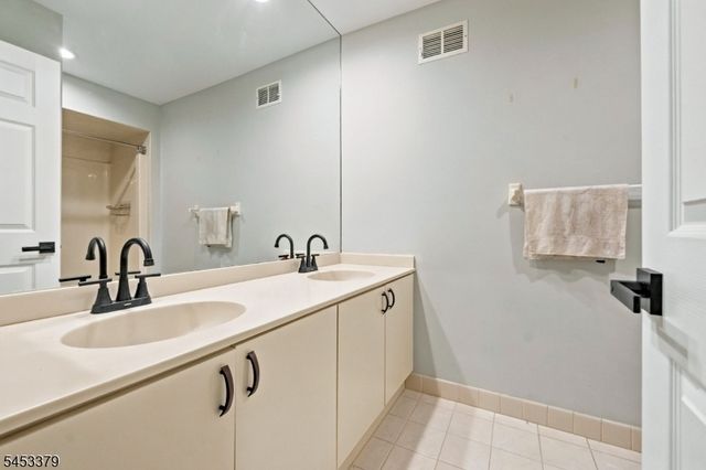 2 Parkside Ter 2A, Woodland Park, NJ 07424