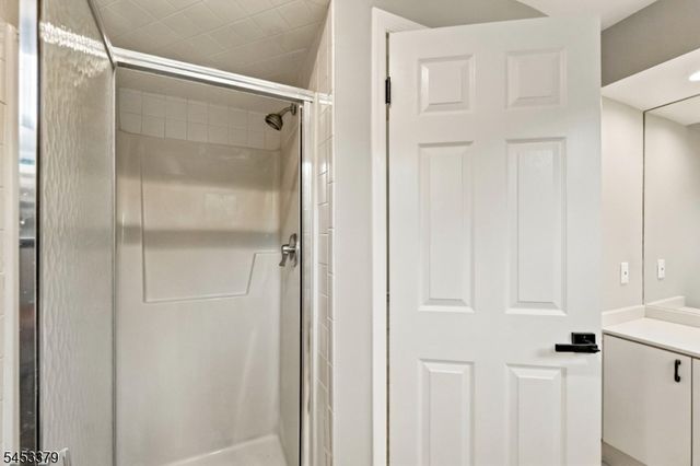 2 Parkside Ter 2A, Woodland Park, NJ 07424