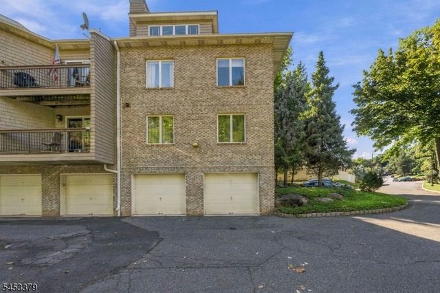 2 Parkside Ter 2A, Woodland Park, NJ 07424