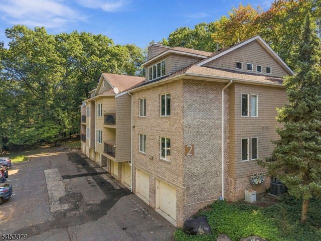 2 Parkside Ter 2A, Woodland Park, NJ 07424