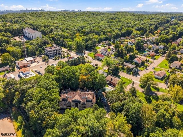 2 Parkside Ter 2A, Woodland Park, NJ 07424