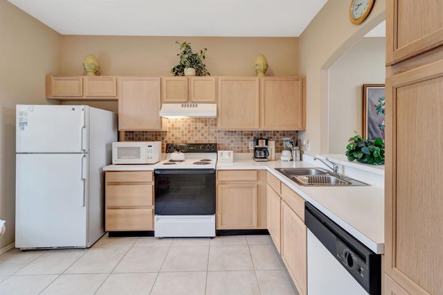 2613 Spring Hill Drive, Kissimmee, FL 34743