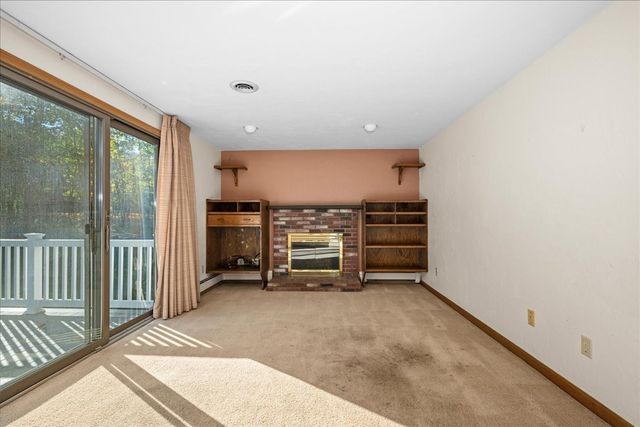 4 Garrison Ln, Southborough, MA 01772