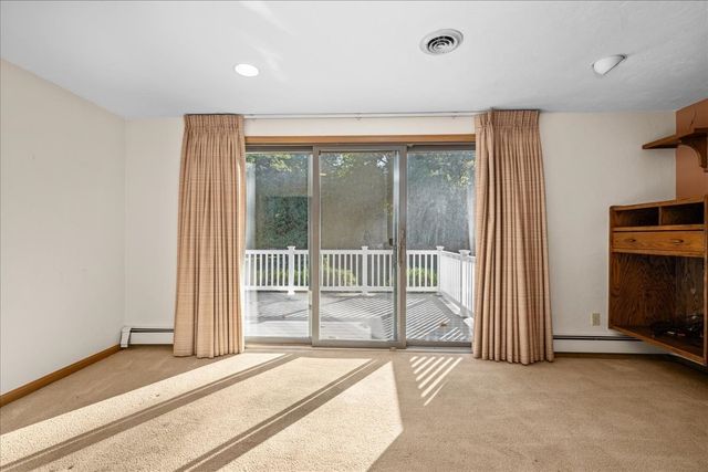 4 Garrison Ln, Southborough, MA 01772