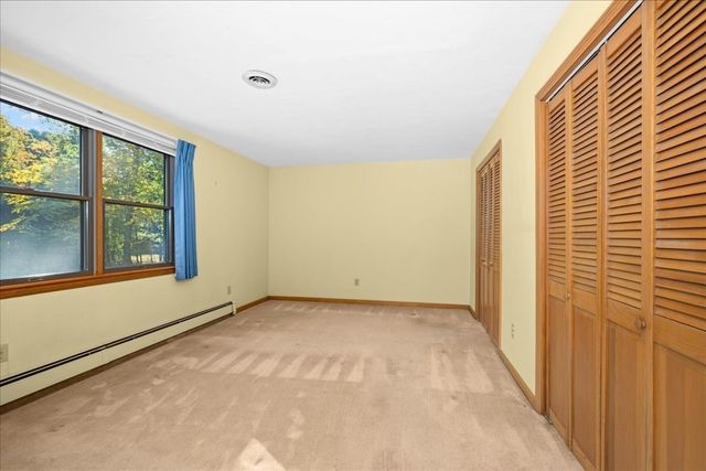 4 Garrison Ln, Southborough, MA 01772