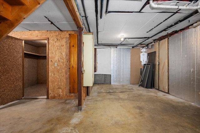 4 Garrison Ln, Southborough, MA 01772