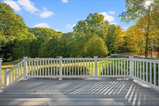 4 Garrison Ln, Southborough, MA 01772