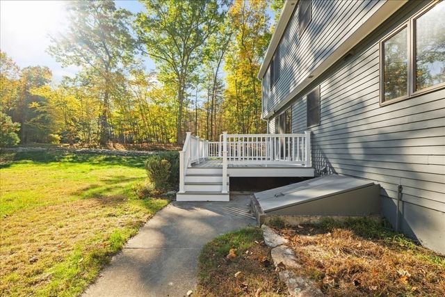 4 Garrison Ln, Southborough, MA 01772