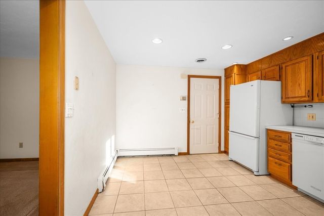 4 Garrison Ln, Southborough, MA 01772
