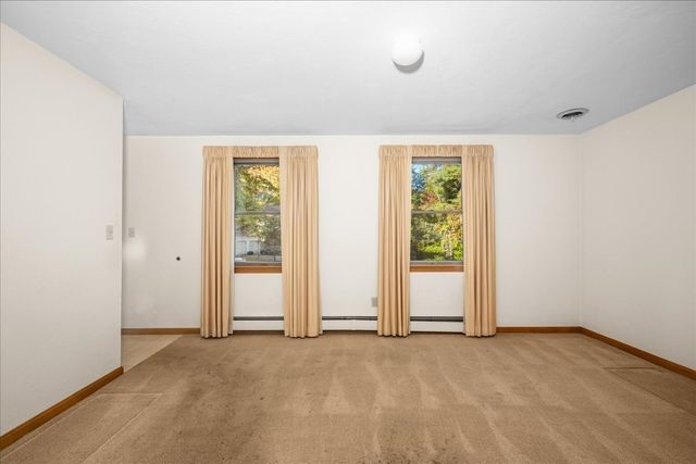 4 Garrison Ln, Southborough, MA 01772