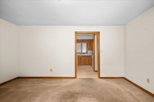 4 Garrison Ln, Southborough, MA 01772