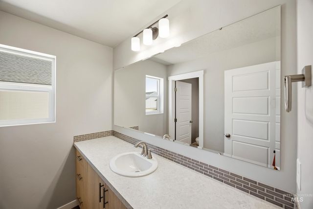 9428 W Cosmic St, Nampa, ID 83687