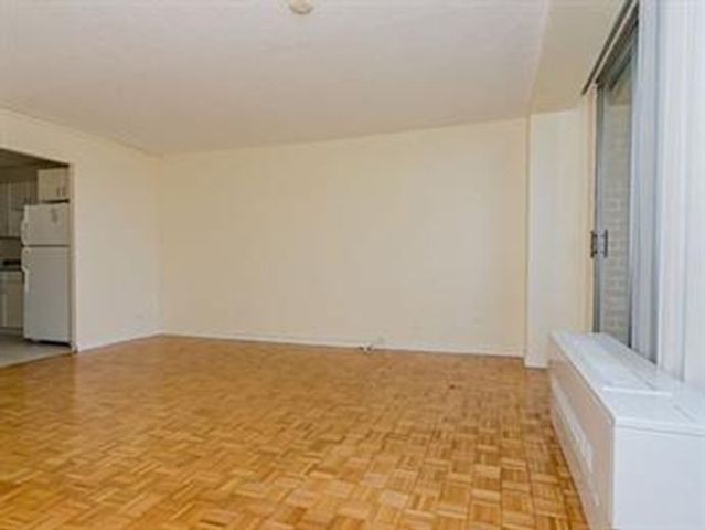 44 Washington St. 913, Brookline, MA 02445