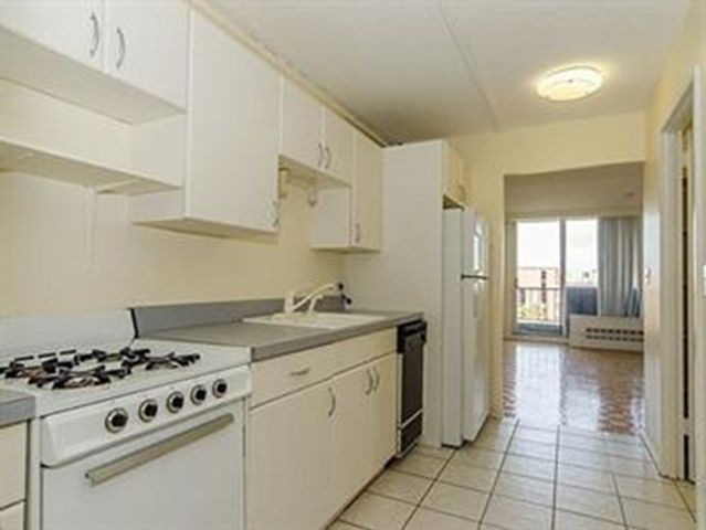 44 Washington St. 913, Brookline, MA 02445