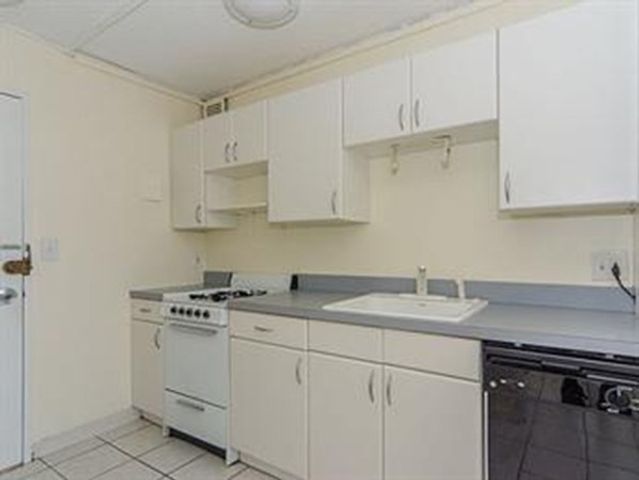 44 Washington St. 913, Brookline, MA 02445