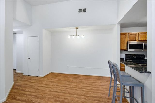 1031 State Street NW 106, Atlanta, GA 30318