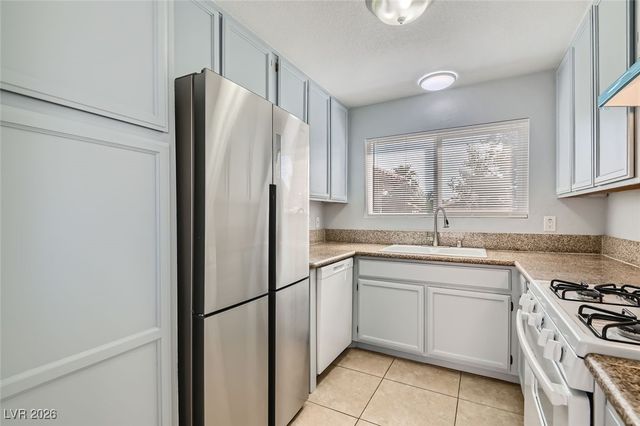 7698 Barbican Court, Las Vegas, NV 89147