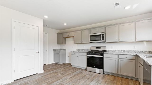 106 Beechwood Circle, Thomasville, NC 27360