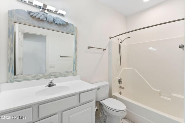 1009 Avenshire Circle, Wilmington, NC 28412