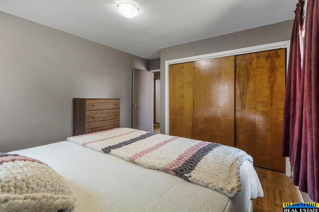 7727 Main Street, Ralston, NE 68127