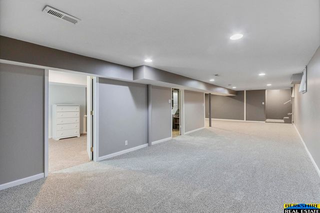 7727 Main Street, Ralston, NE 68127